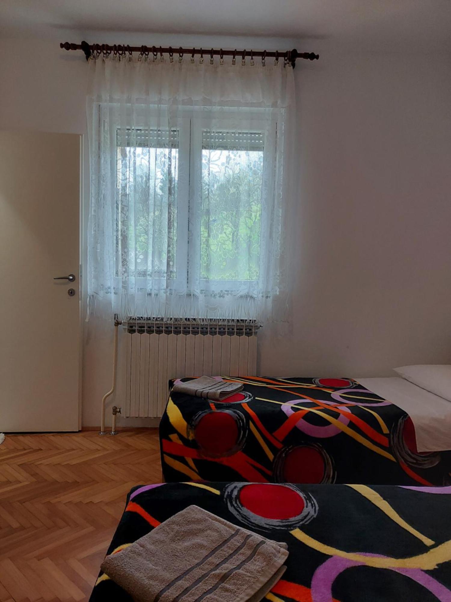 Elena Rooms Pasjak 外观 照片