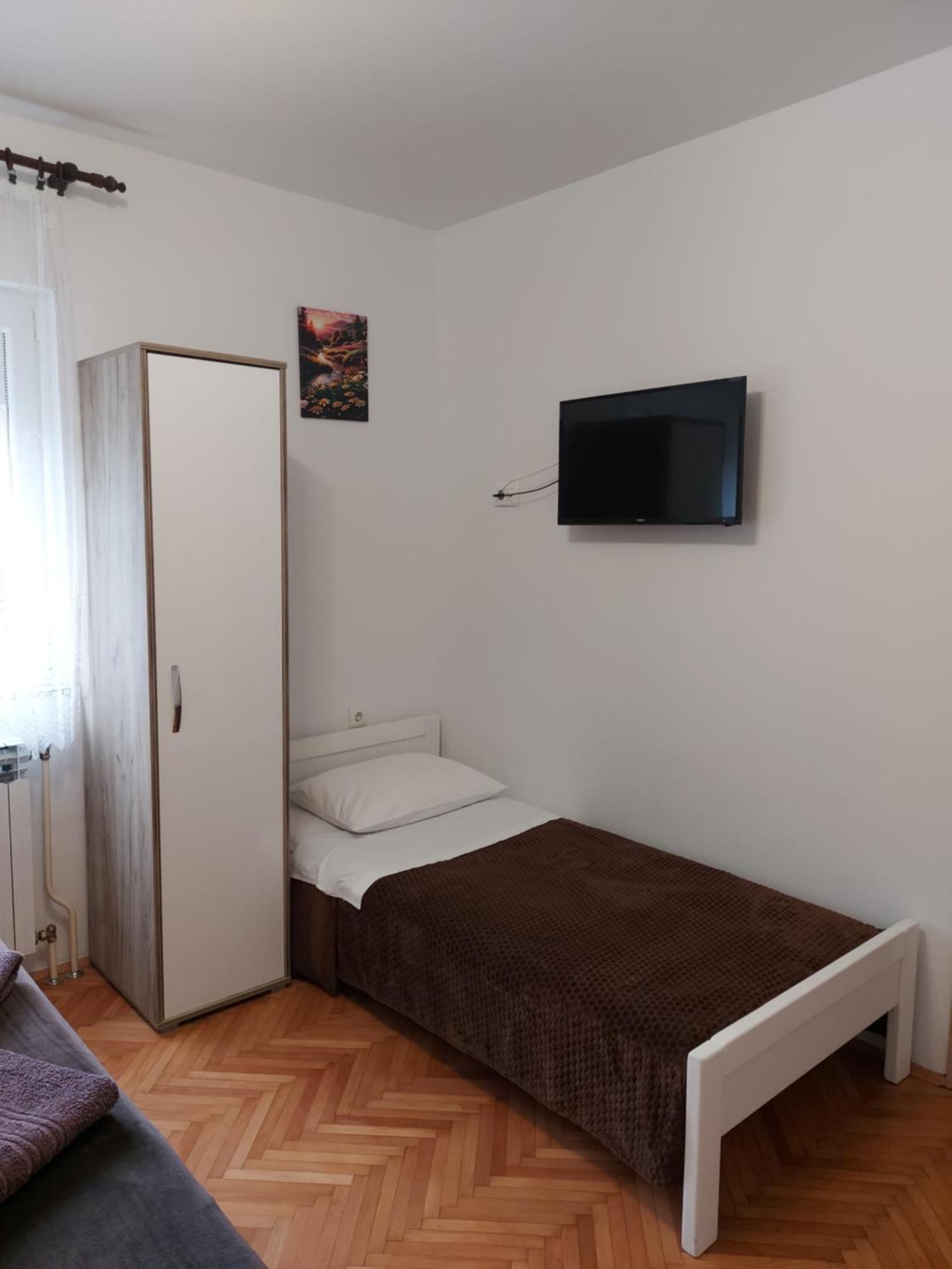 Elena Rooms Pasjak 外观 照片
