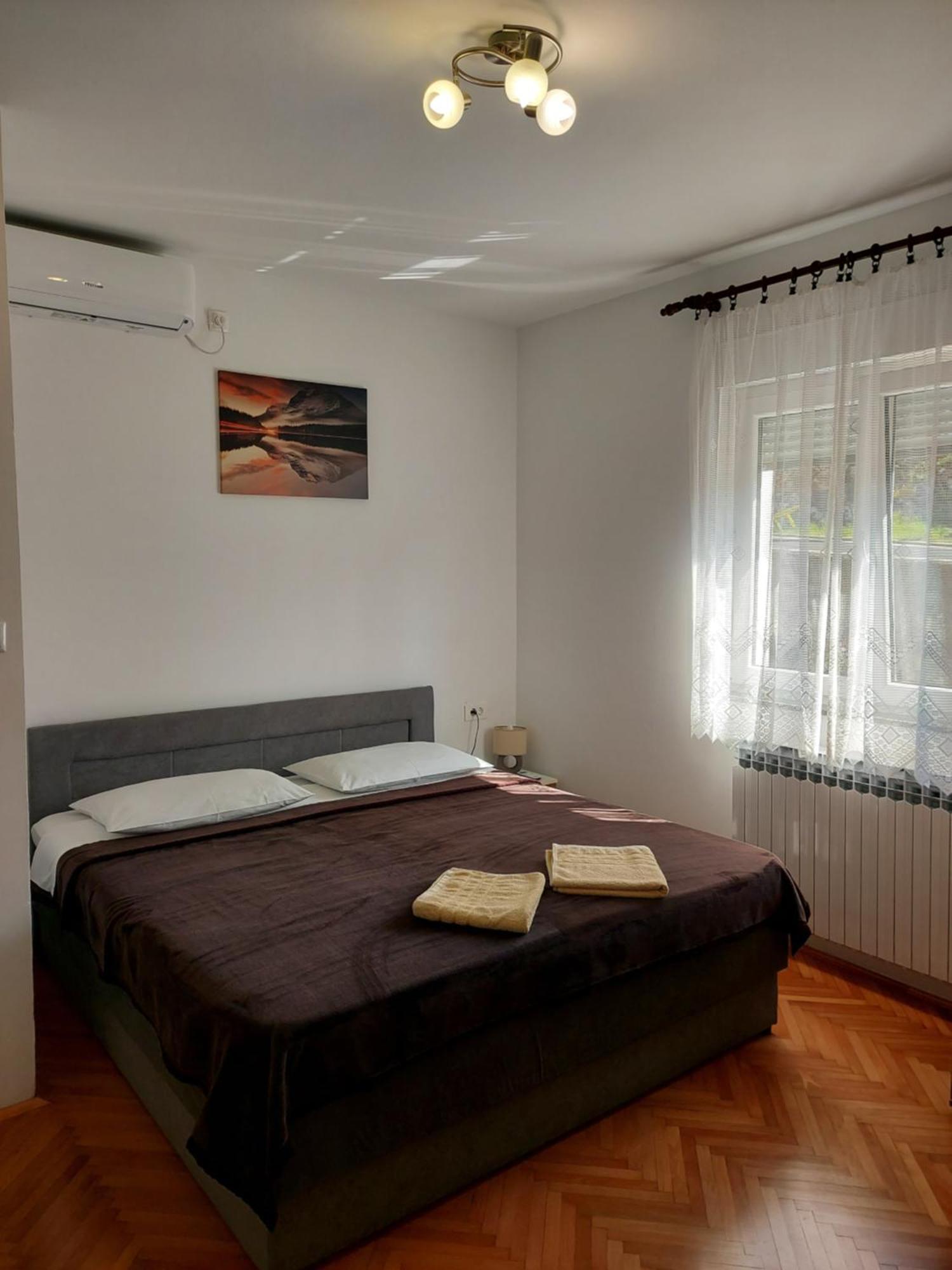 Elena Rooms Pasjak 外观 照片